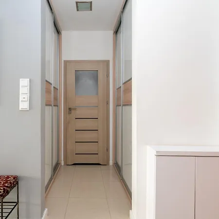 Wlochy Fasolowa 2-bedroom Apartment