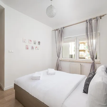 Wlochy Fasolowa 2-bedroom Apartment Warsaw