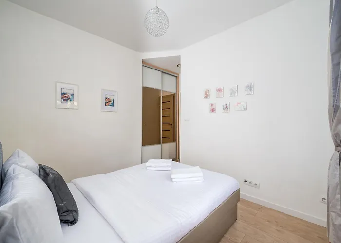 Daire Wlochy Fasolowa 2-bedroom By Bookinghost