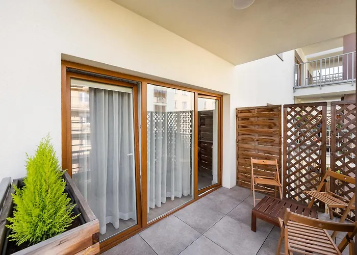 Wlochy Fasolowa 2-bedroom By Bookinghost